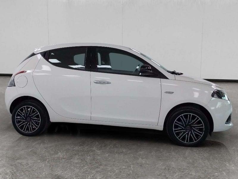 Lancia Ypsilon 1.0 firefly hybrid Gold Plus s&s 70cv 5p.ti