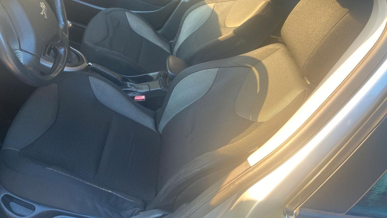 PEUGEOT 308 1,6 DIESEL 2012