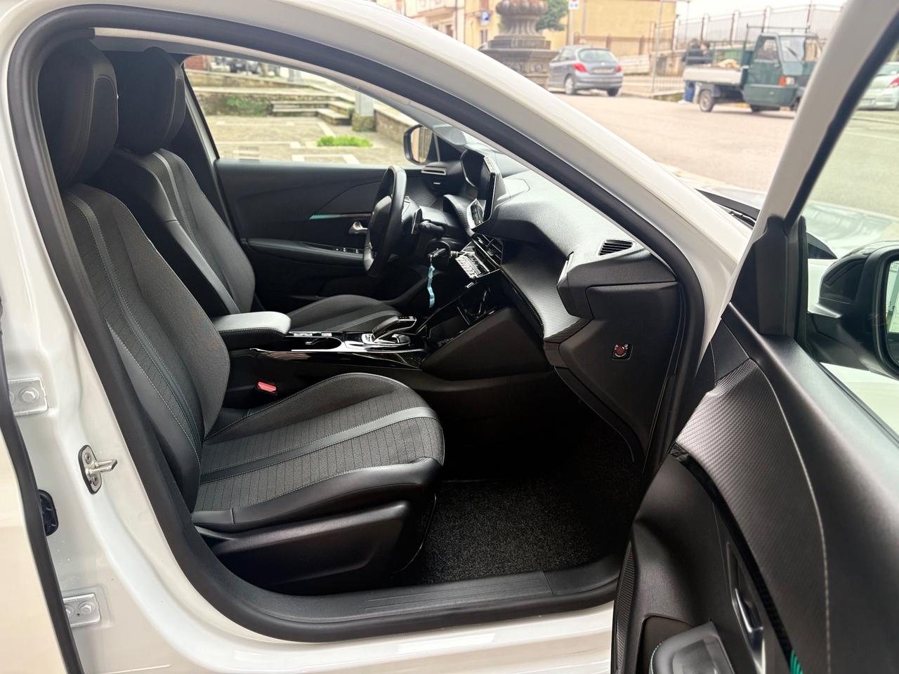 Peugeot 208 PureTech 100 CV EAT8 5P Allure FULL/LED