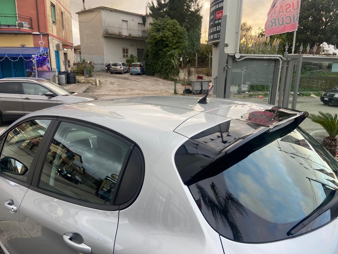 Peugeot 208 BlueHDi 75 5 porte Black Line