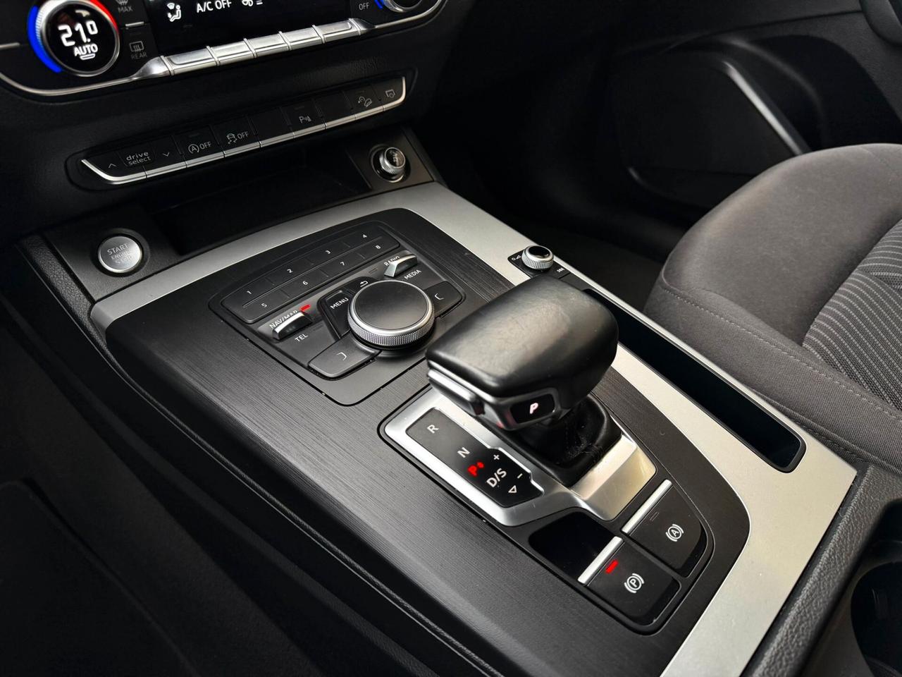 Audi Q5 35 TDI quattro S tronic Business