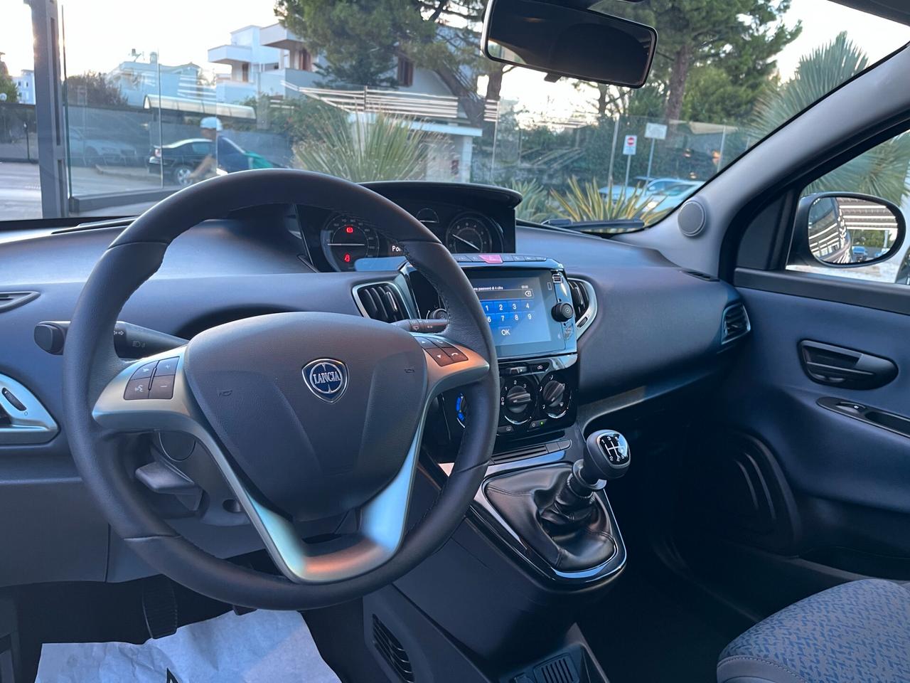Lancia Ypsilon 1.0 FireFly 5 porte S&S Hybrid Gold