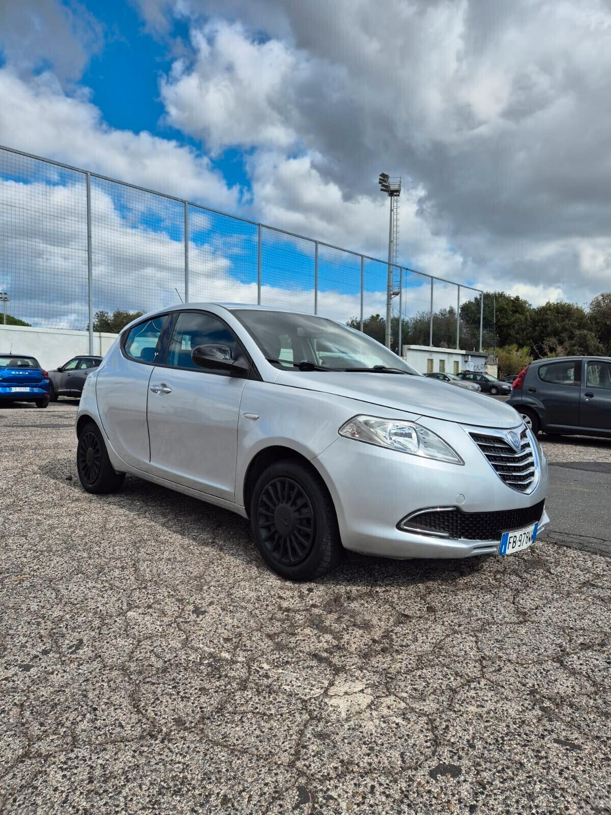 Lancia Ypsilon 1.2 69 CV 5 porte Platinum
