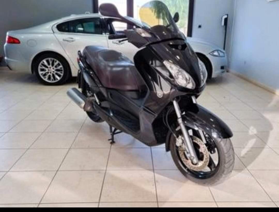 YAMAHA X MAX 250