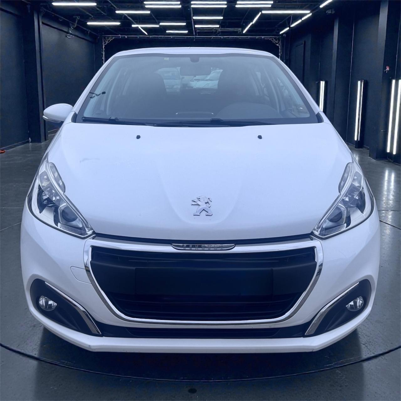 Peugeot 208 I 2012 5p 1.4 hdi 8v Allure