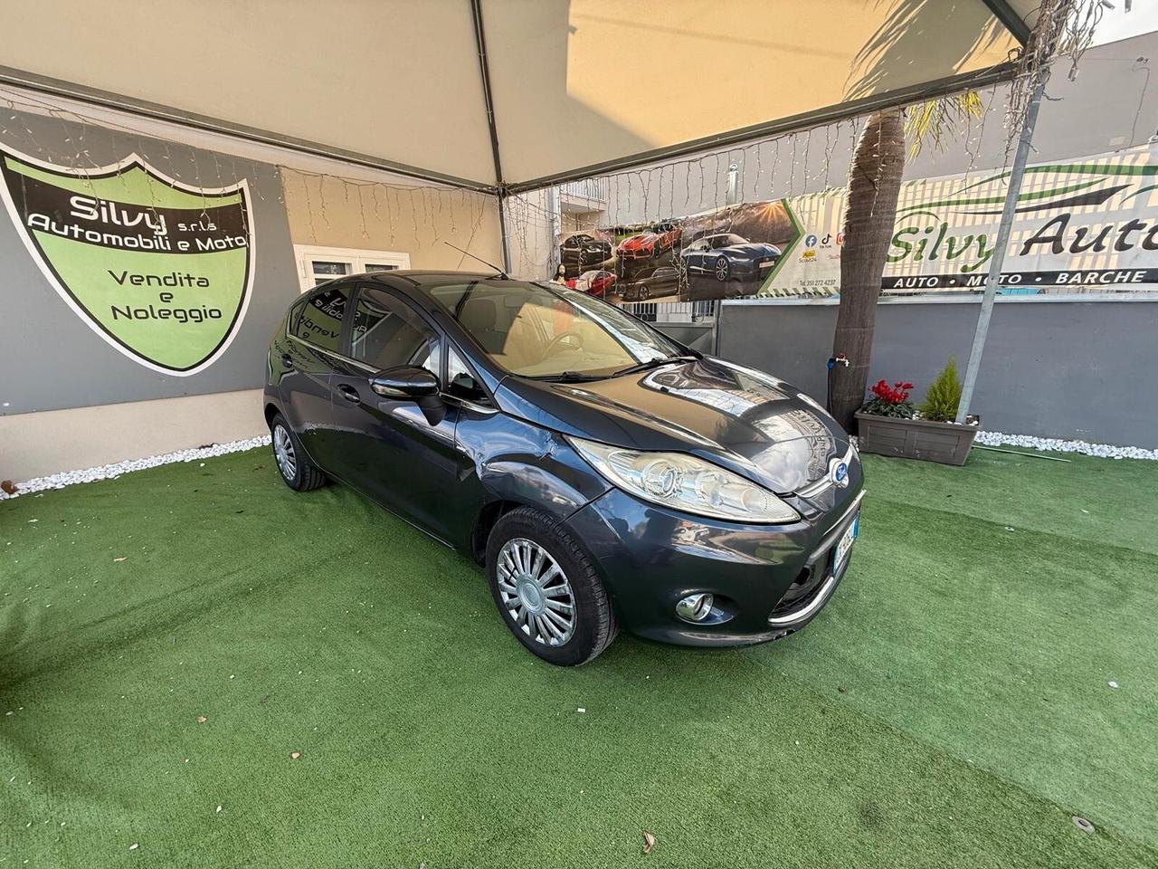 Ford Fiesta 1.4 TDCi 68CV 5 porte Titanium