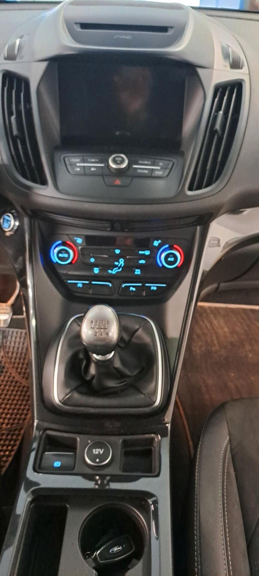 Ford Kuga 1.5 TDCI 120 CV 2WD ST-Line