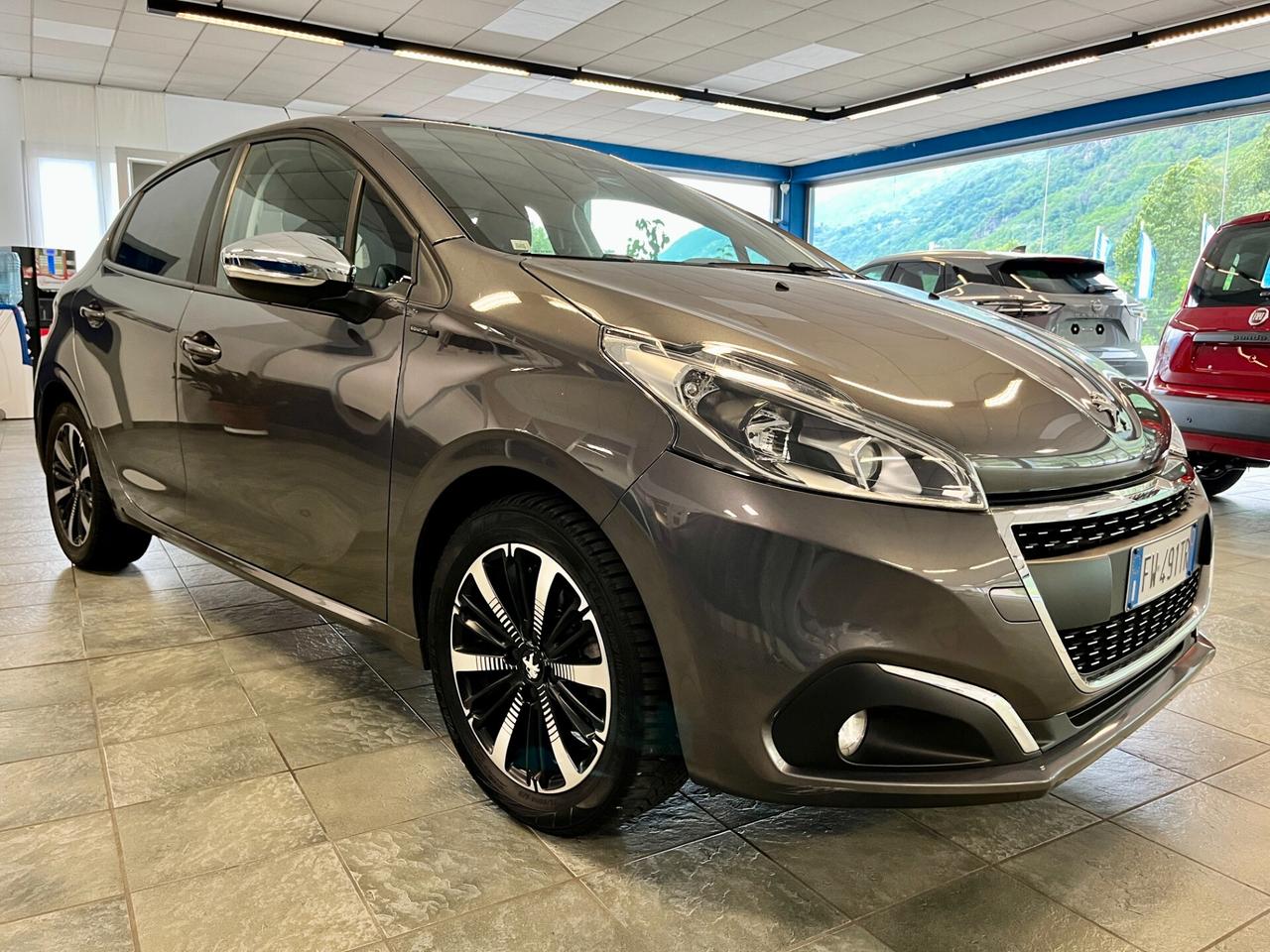 Peugeot 208 PureTech 82 Stop&Start 5 porte Signature