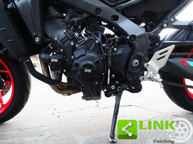 YAMAHA MT-09 -