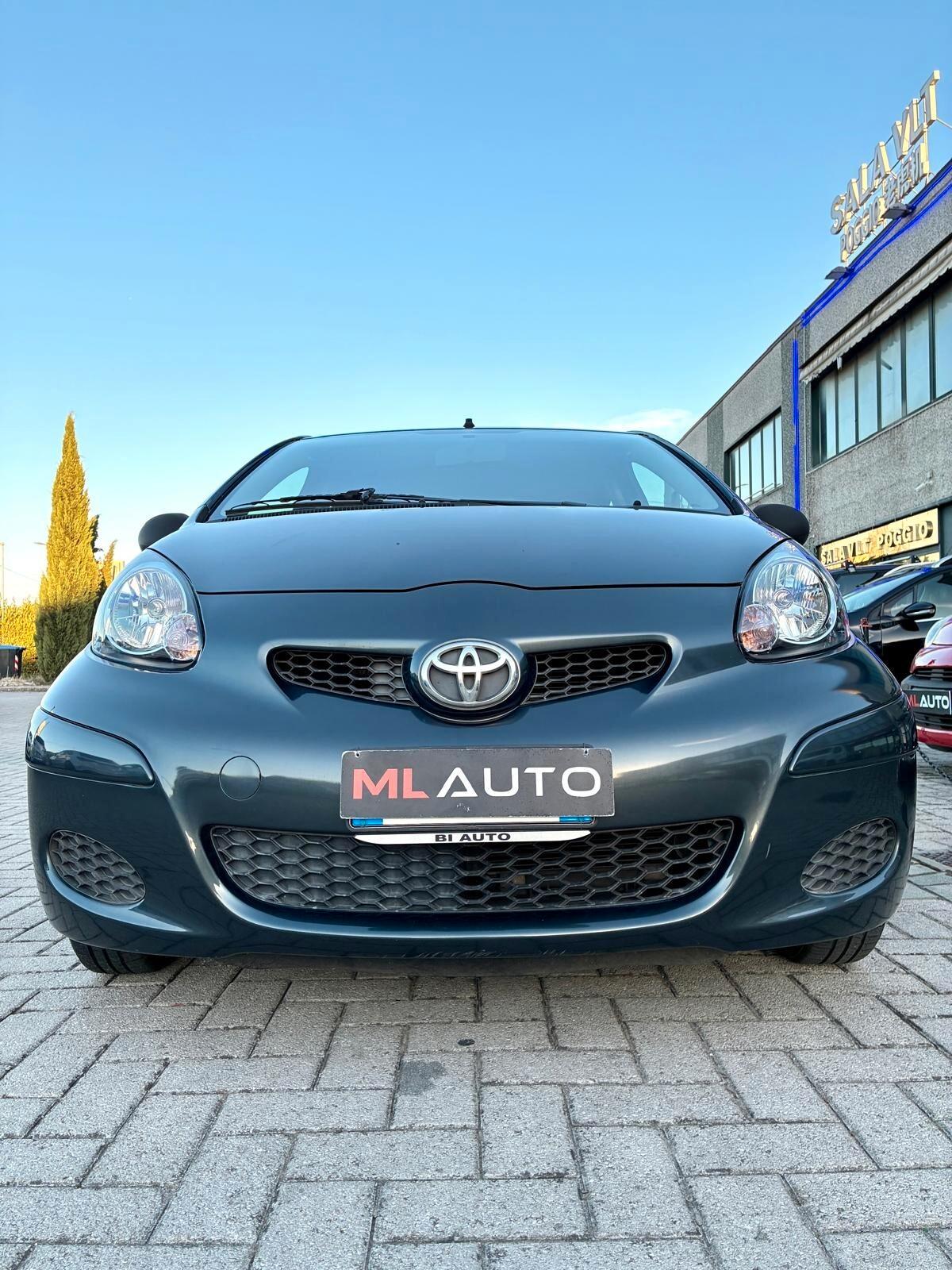 Toyota Aygo 1.0 12V VVT-i 5 porte Deep Ocean Connect MMT