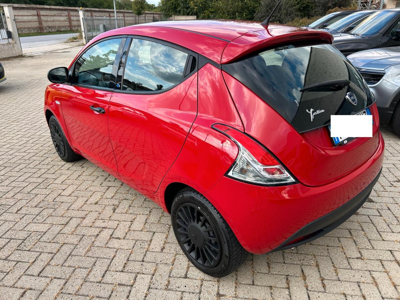 Lancia Ypsilon 1.2 69 CV 5 porte Elefantino