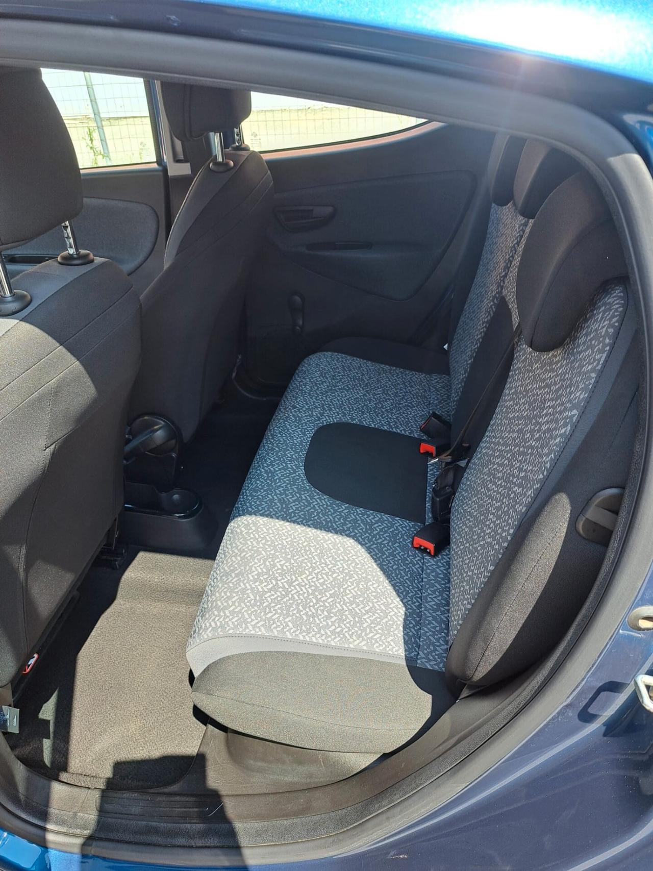 Lancia Ypsilon 1.0 FireFly 5 porte S&S Hybrid Ecochic Silver PREZZO SENZA VINCOLI