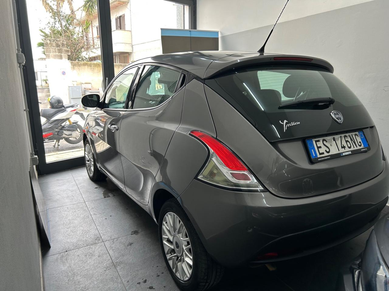 Lancia Ypsilon 1.2 69 CV 5 porte GPL Ecochic Gold