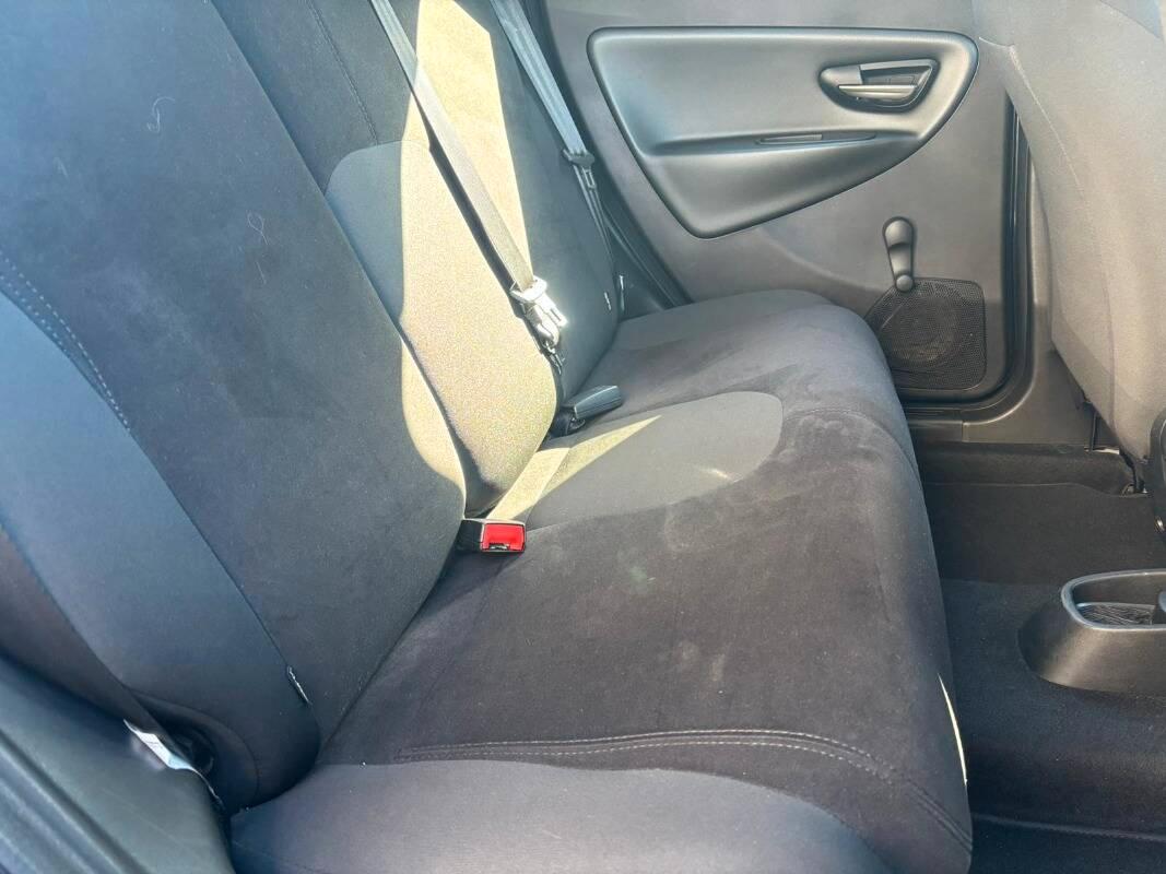 Lancia Ypsilon 1.2 8v Silver c clima 69cv