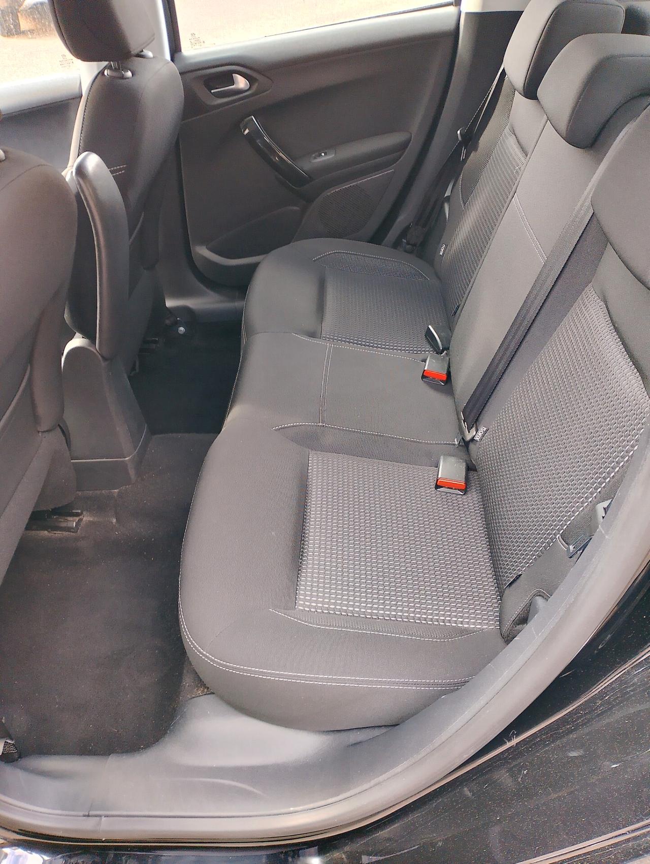 Peugeot 208 BlueHDi 75 5 porte Allure