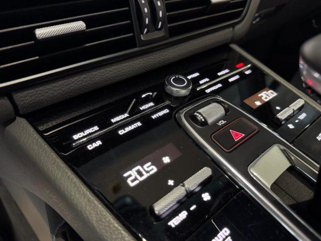 PORSCHE Cayenne 3.0 V6 E-Hybrid *UNIPROP*RADAR*SPORT CHRONO*