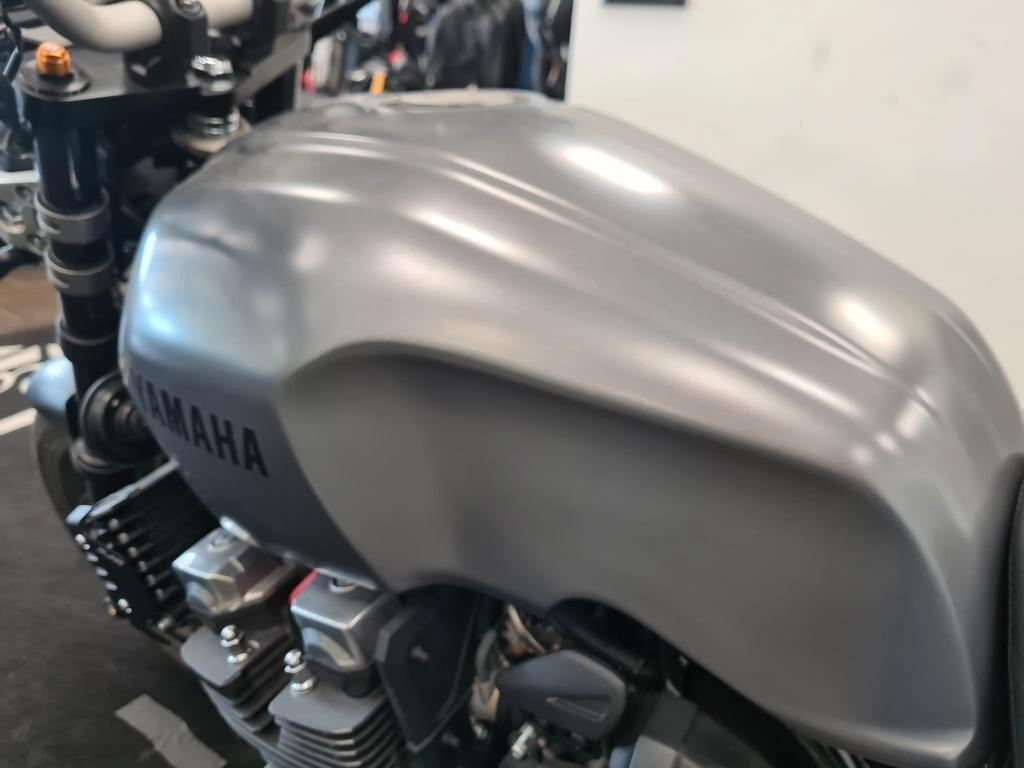 YAMAHA XJR 1300