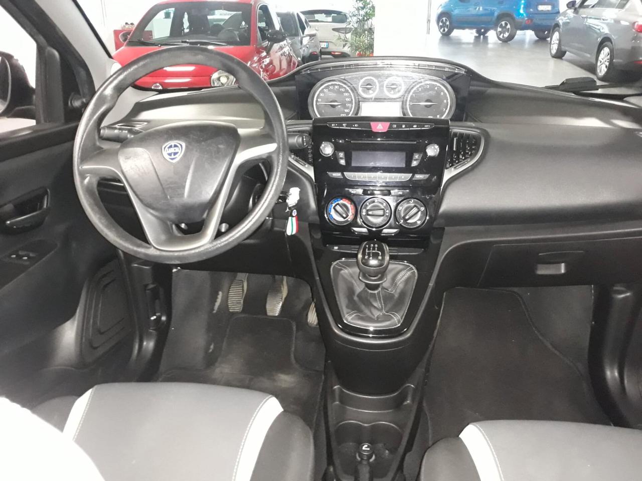 Lancia Ypsilon 1.2 69 CV 5 porte GPL Ecochic Gold