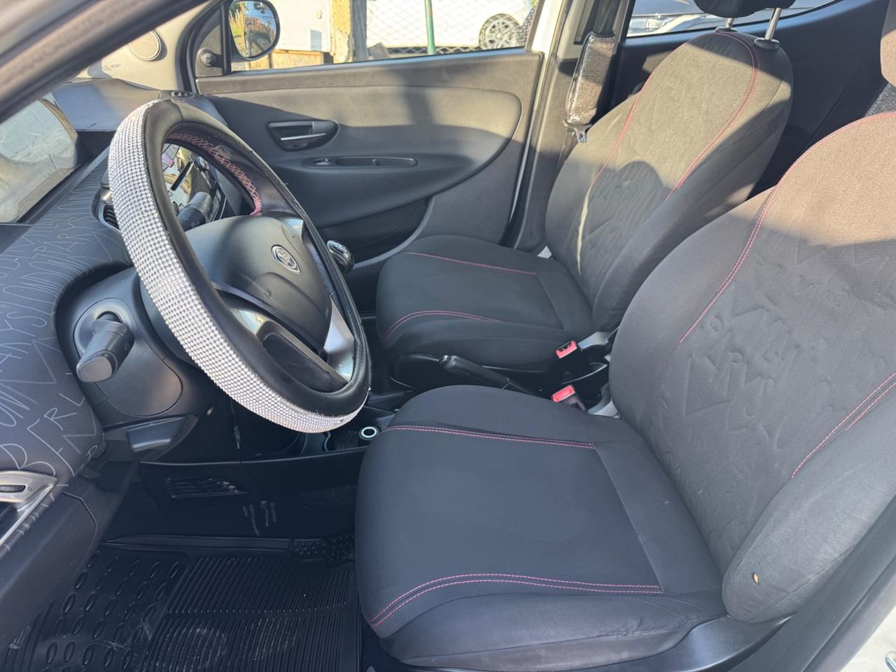 Lancia Ypsilon 1.2 69 CV 5 porte GPL Ecochic Silver