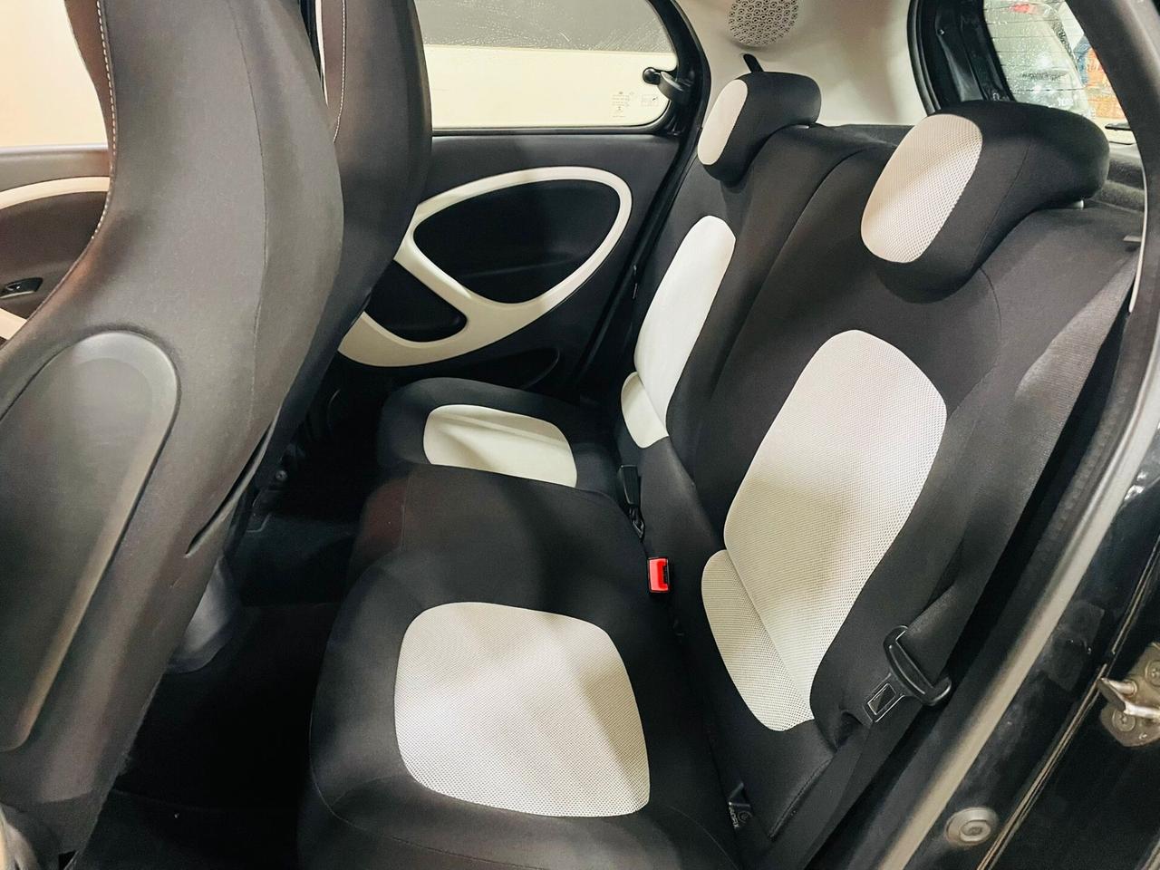 Smart ForFour 70 1.0 Cabrio Black Passion