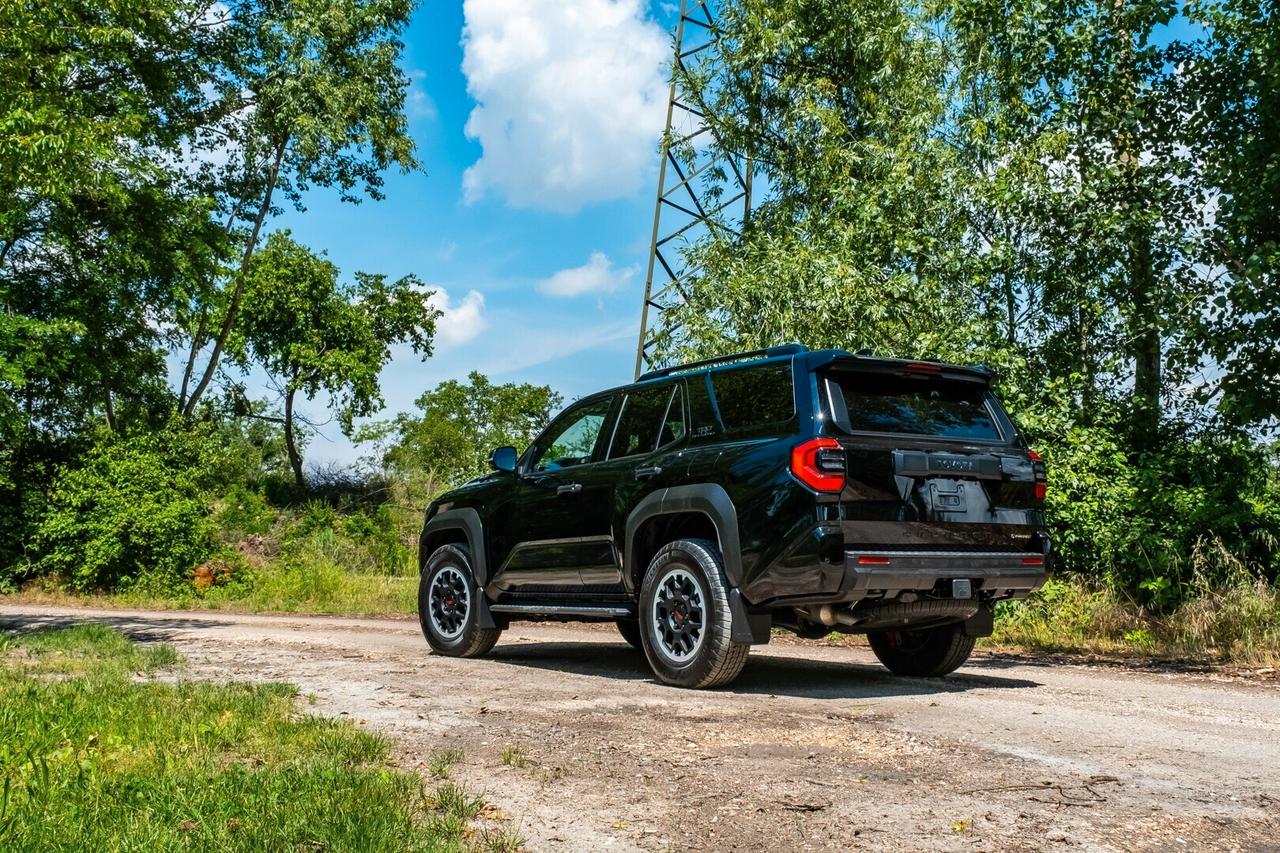 Toyota 4-Runner TRD Off-Road Hybrid