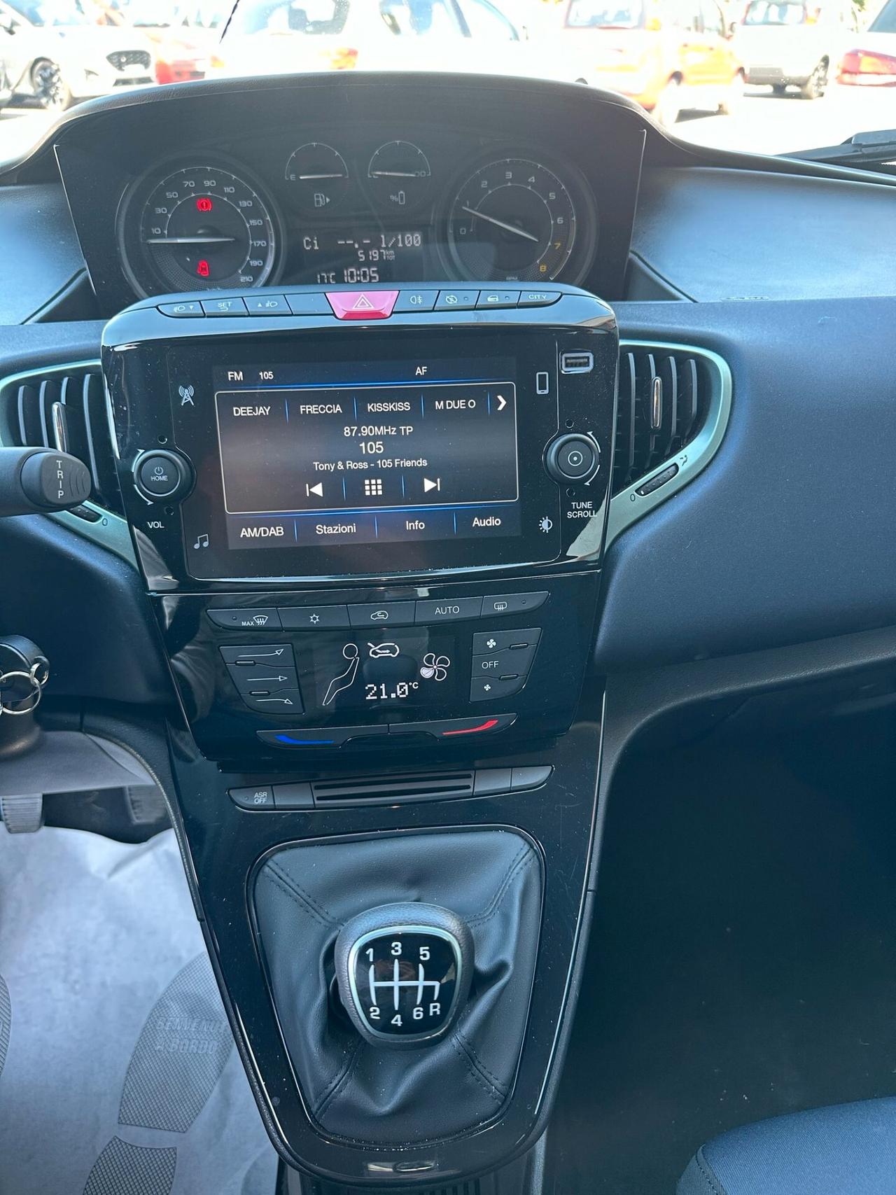 Lancia Ypsilon 1.0 FireFly 5 porte S&S Hybrid Platino