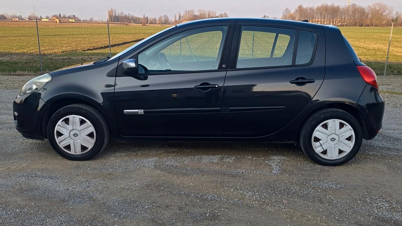 Renault Clio 1.2 16V 5 porte Dynamique