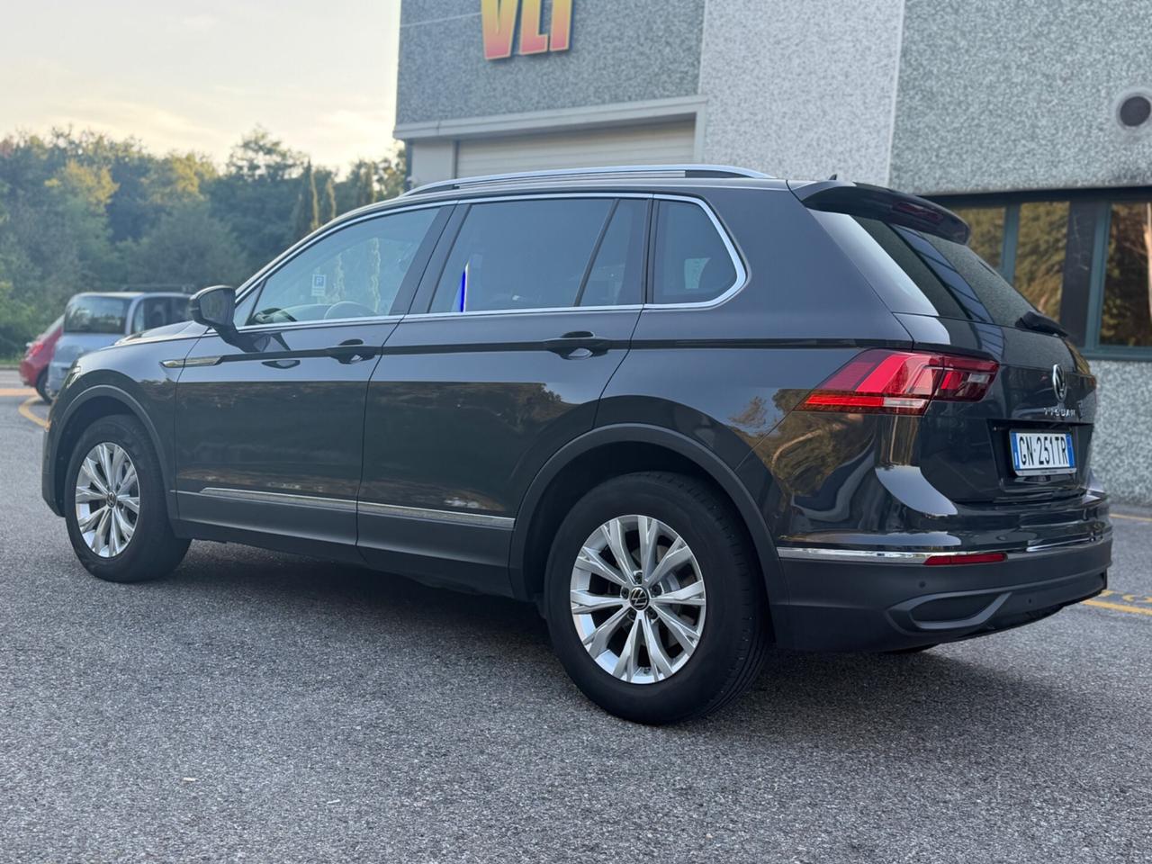 Volkswagen Tiguan 2.0 TDI 150 CV SCR*Automatik*Telecamera 360*