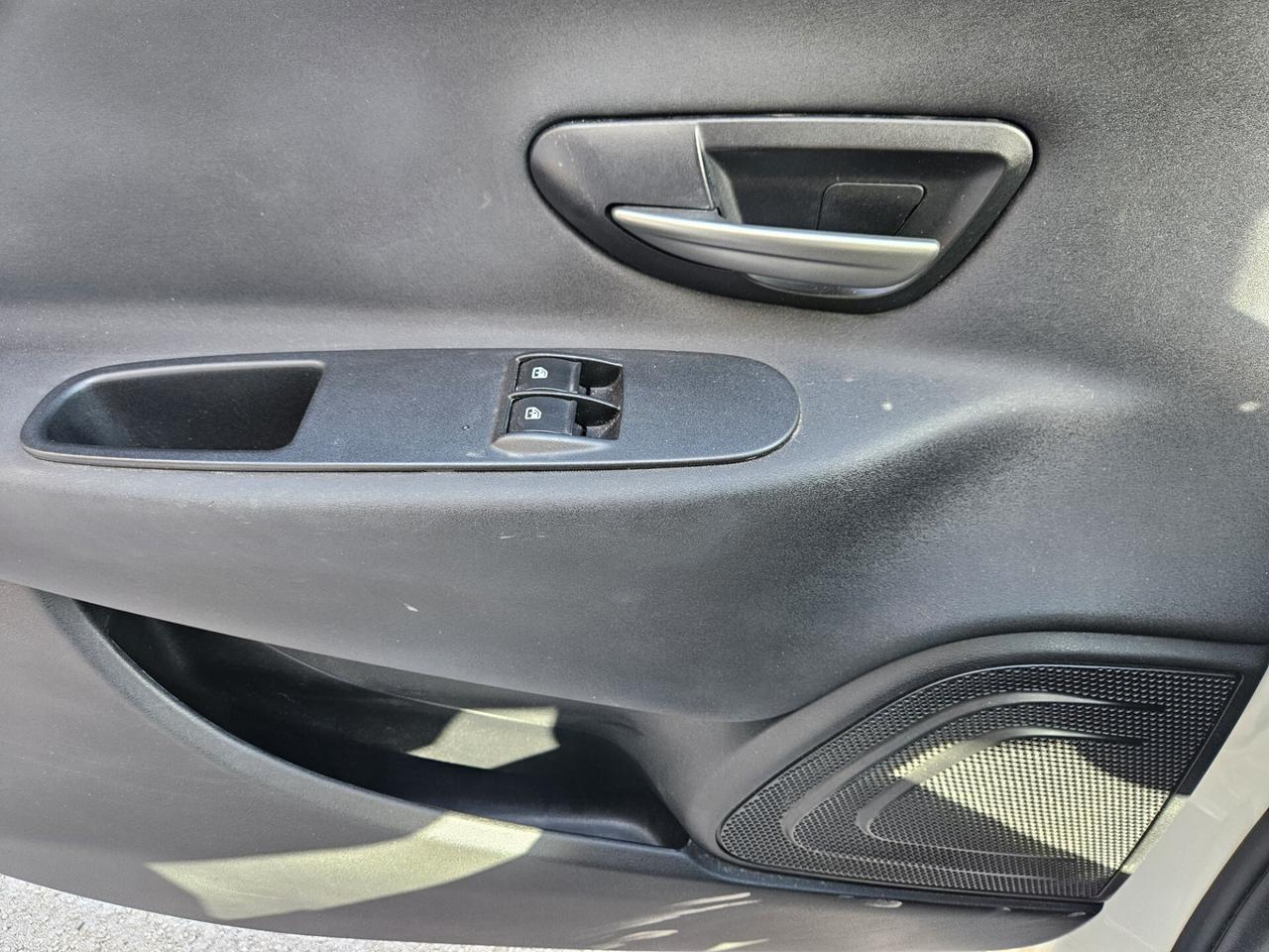 Lancia Ypsilon 1.2 69 CV 5 porte S Momodesign