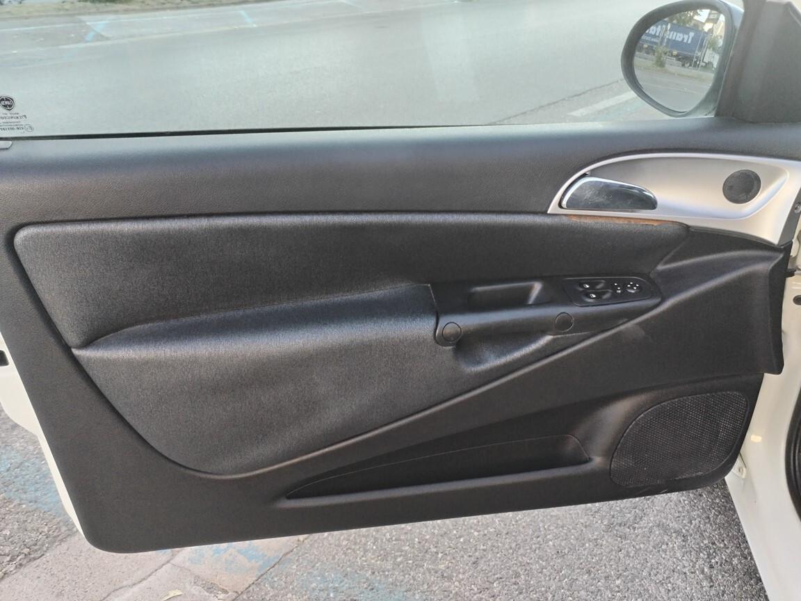 Lancia Ypsilon 1.2 Fire Unyca 76000km 4/2012 euro 5 consegna con tagliando e distribuzione