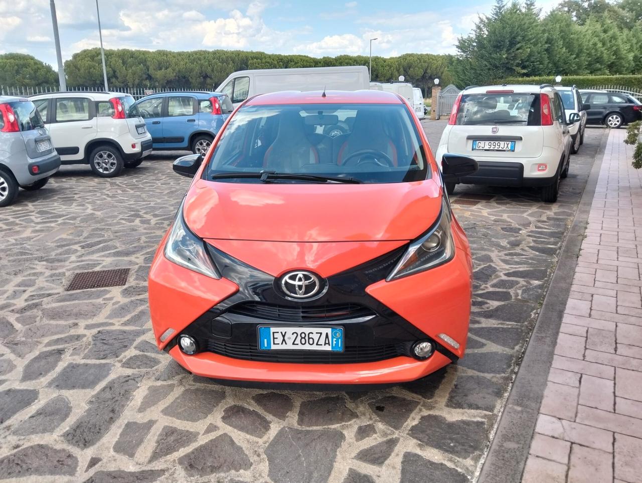 Toyota Aygo 1.0 VVT-i 69 CV 5 porte x-clusiv MMT