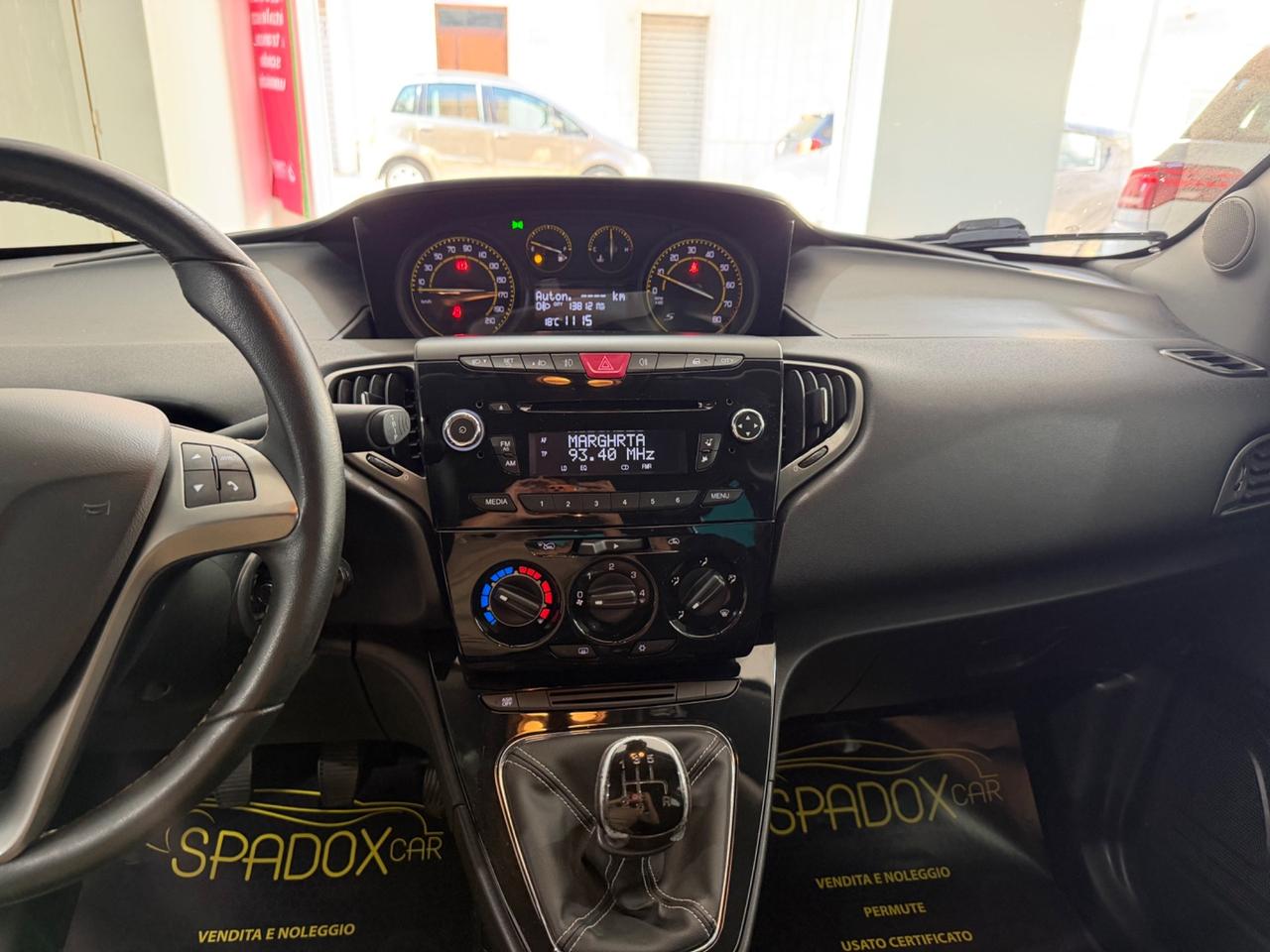 LANCIA YPSILON 1.2 BENZINA MOMO DESIGN S