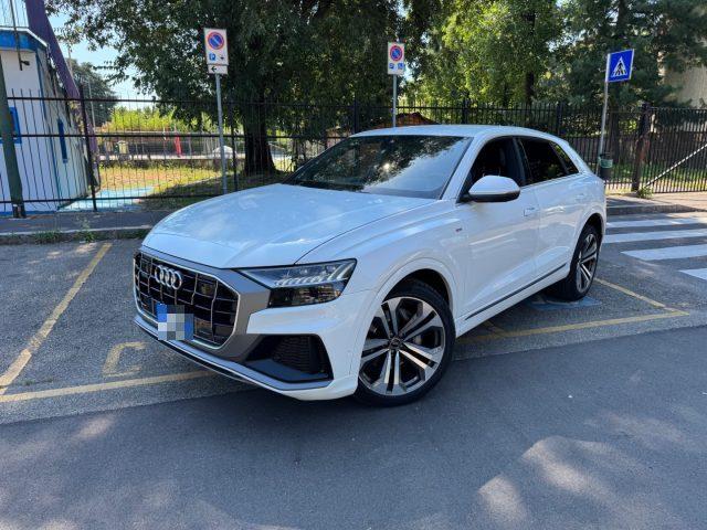 AUDI Q8 45 TDI quattro tiptronic Sport