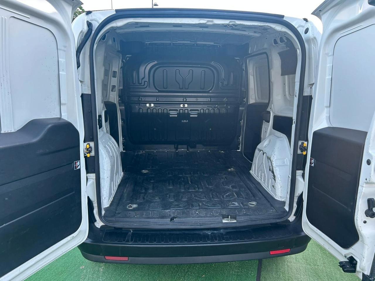 Fiat Doblo 1.6 mjt 16v Easy Cargo CH1