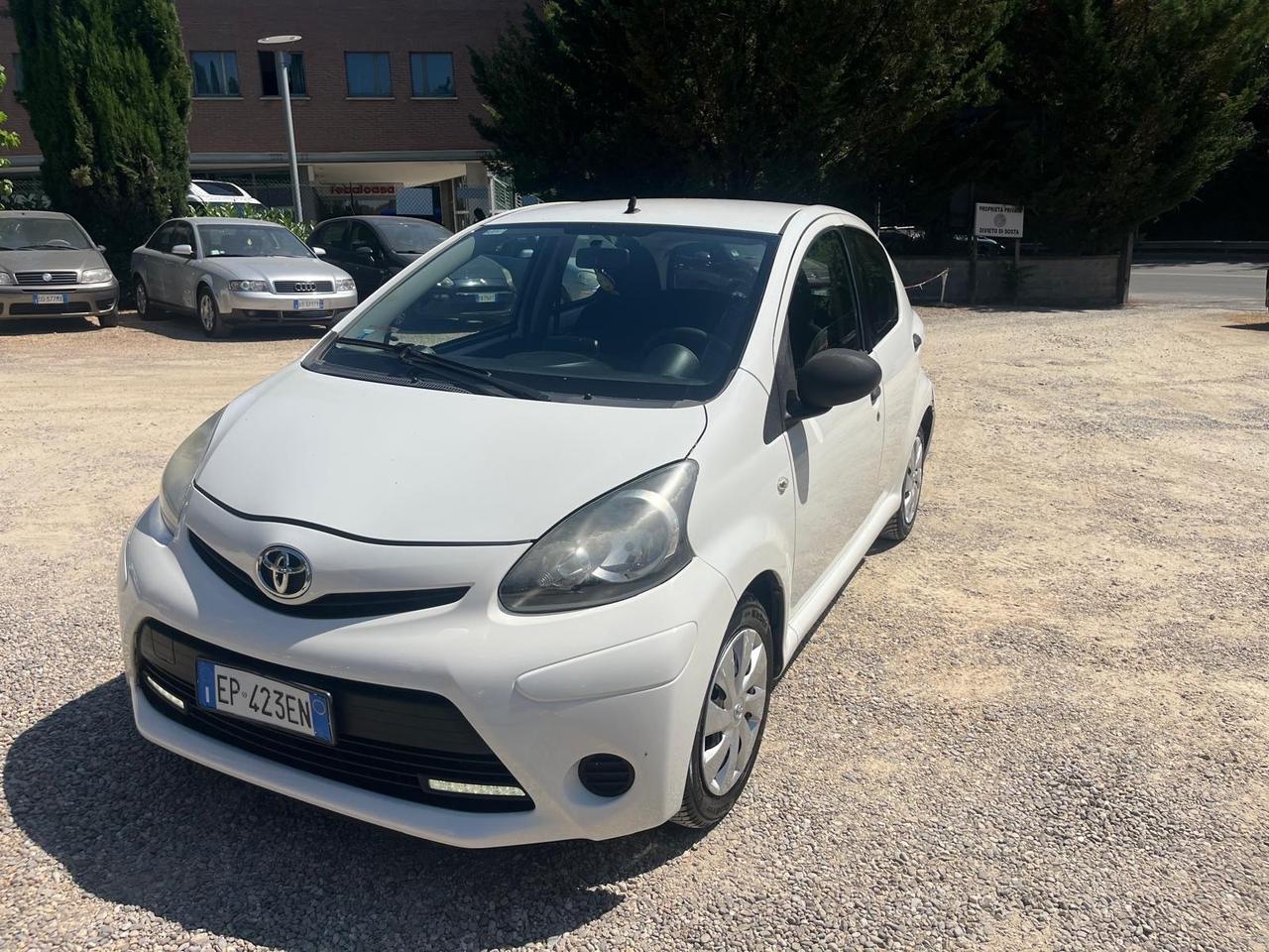 Toyota Aygo 1.0 12V VVT-i 5 porte Lounge Connect