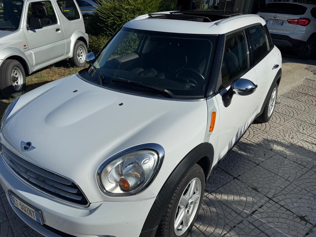 Mini Cooper D Countryman tetto apribile distribuzione fatta
