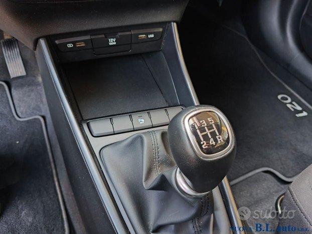 HYUNDAI - i20 - 1.2 5p. Connectline