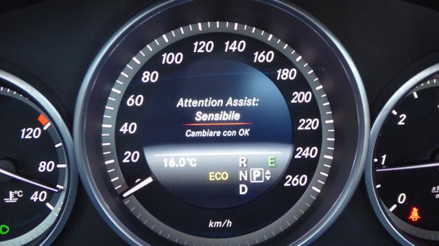 MERCEDES-BENZ E 220 CDI BlueTEC