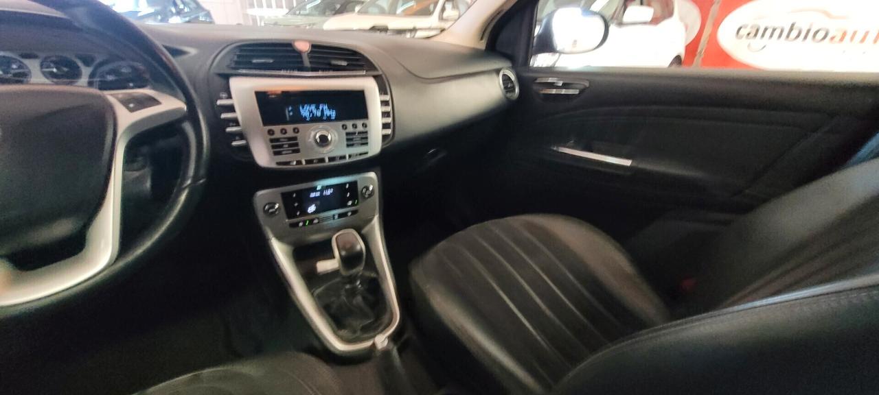 Lancia Delta 1.9 MJT Twinturbo DPF Oro