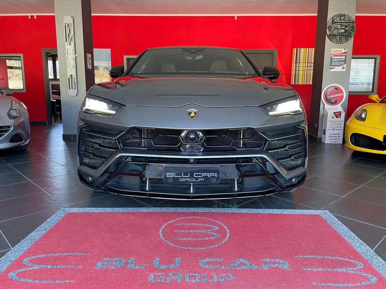Lamborghini Urus 4.0 accetto permute e finanziamenti iva compresa