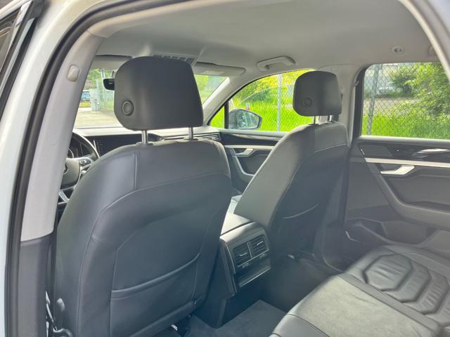 VOLKSWAGEN Touareg 3.0 V6 TDI SCR Black Style