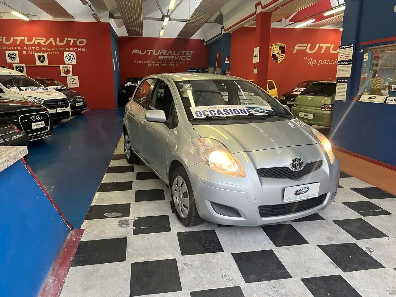TOYOTA YARIS 1.0 BENZINA - 5 PORTE - NEOPATENTATI - GARANZIA 12/24 MESI