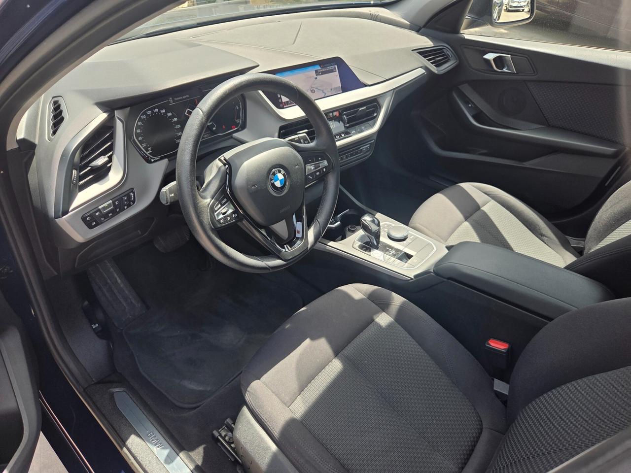 Bmw 1 F40 116d 5p. Business Advantage - 2020 DA VETRINA