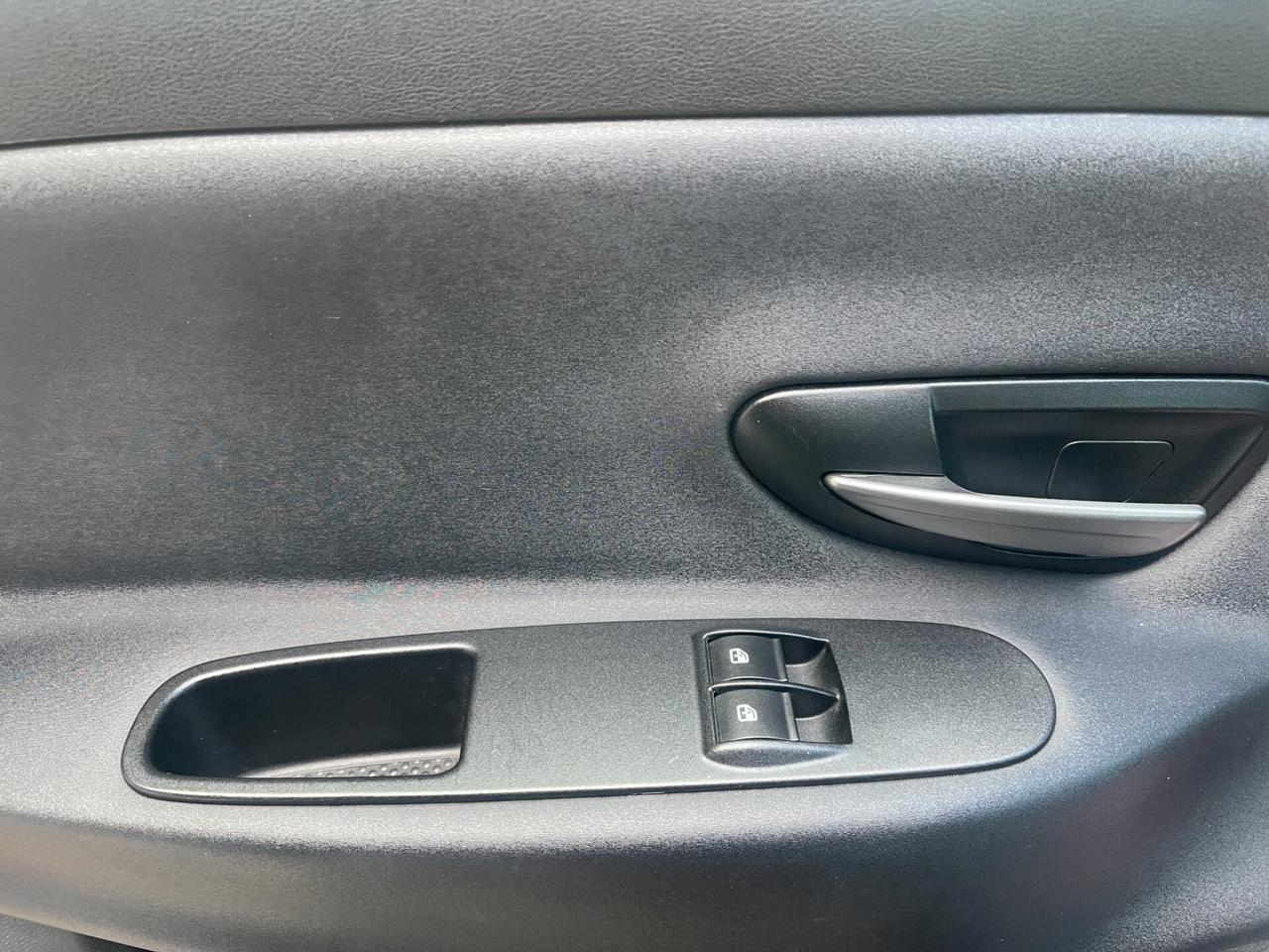 Lancia Ypsilon 1.3 MJT 16V 95 CV 5 porte S&S Elle NEO PATENTATI