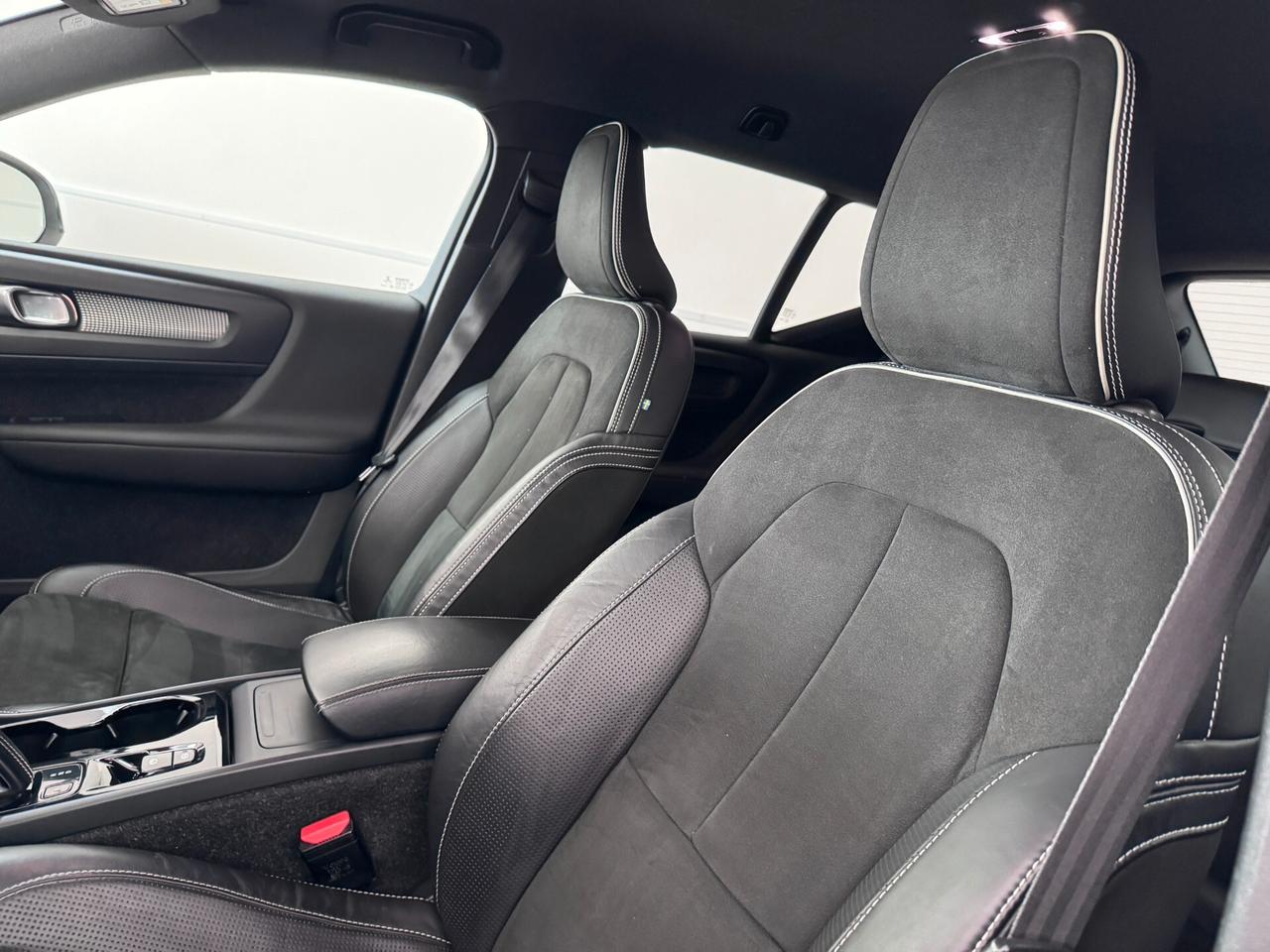 VOLVO XC40 2.0D 190cv GEARTRONIC 4WD R-DESIGN