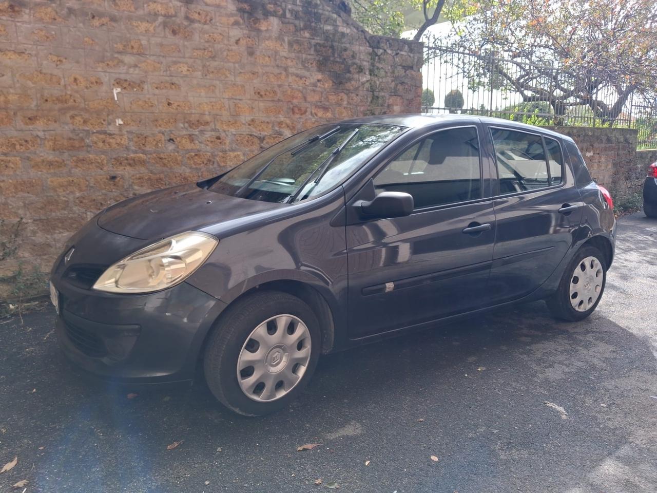 Renault Clio 1.2 16V 5 porte Confort