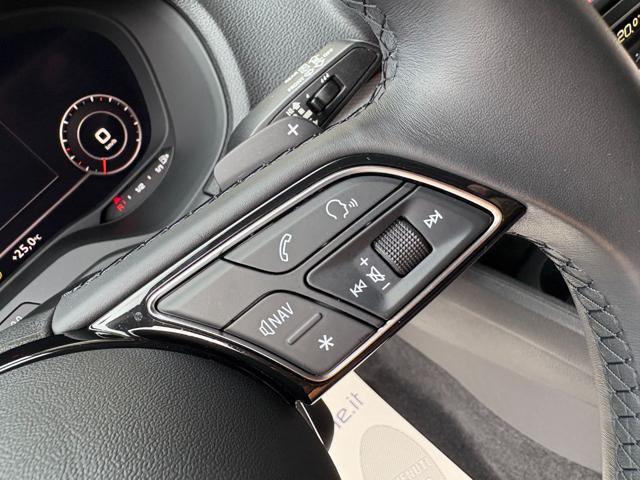 AUDI Q2 30 TDI S tronic Admired Advanced COCKPIT