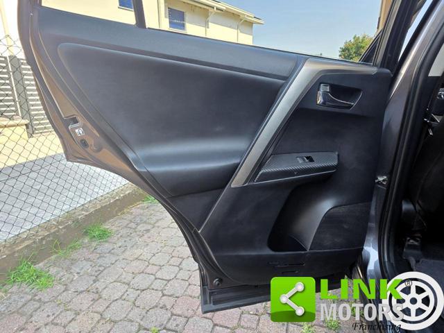 TOYOTA RAV 4 2.0 D-4D 4WD Lounge