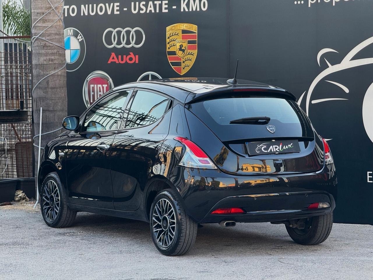 Lancia Ypsilon 1.0 Firefly Hybrid Gold Plus 70CV LED CAM