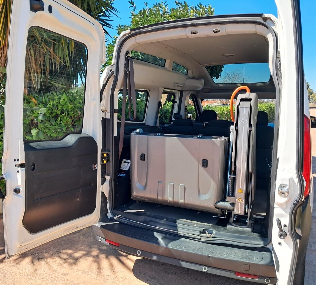 Fiat Doblo MAXI EURO6 TRASPORTO DISABILI TETTO ALTO